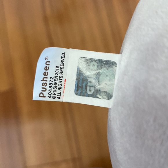 New Pusheen Plushy Holding Ice Cream - Picture 4 of 5